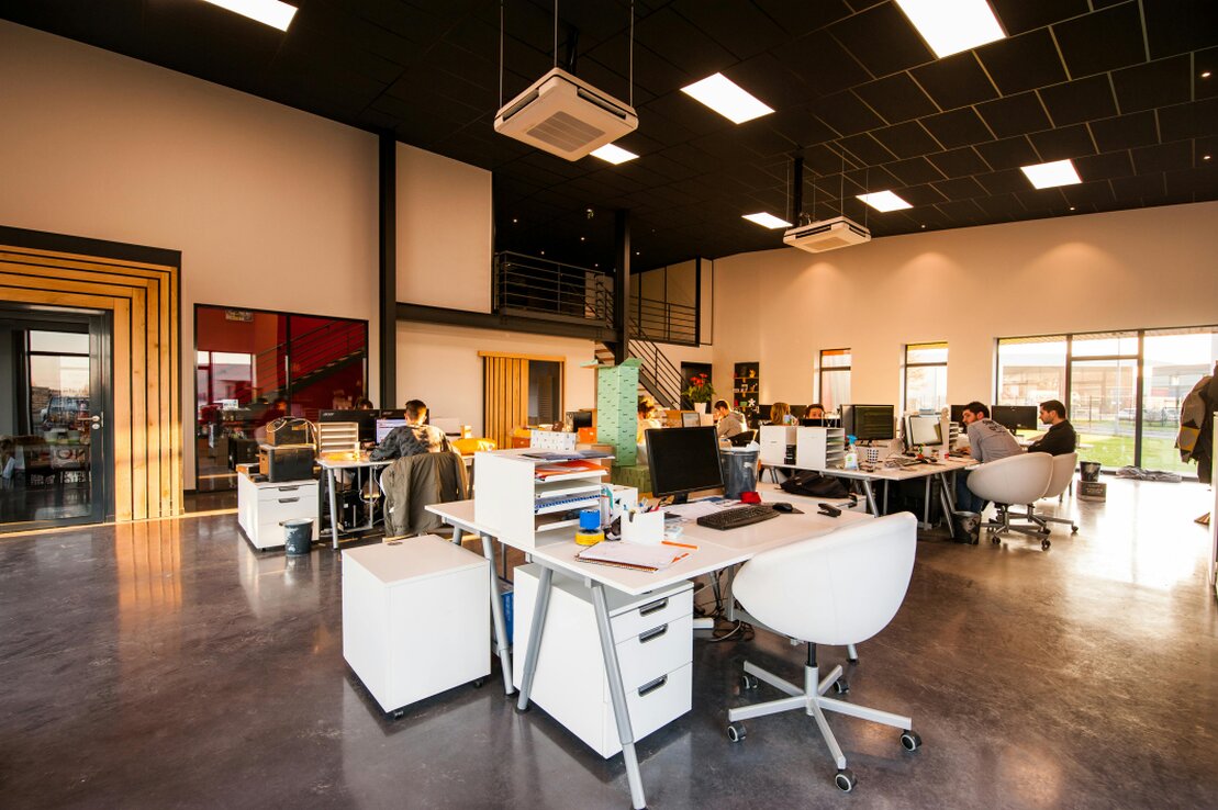 Modernes Büro in einem gepflegten Gebäude